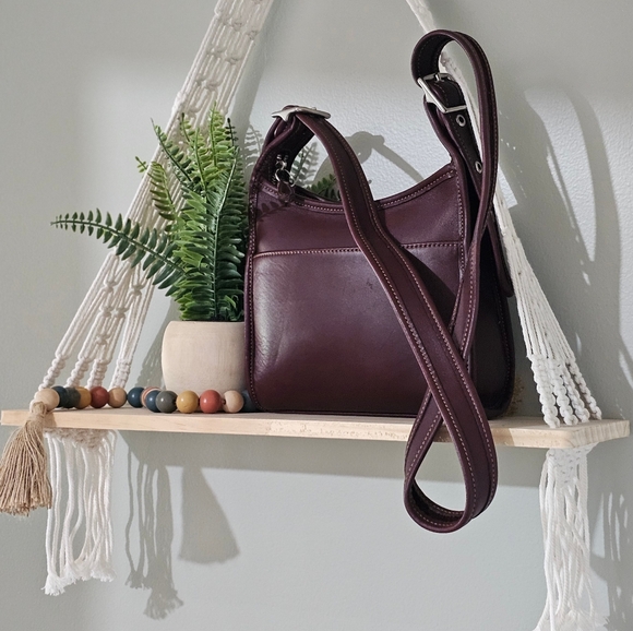 Sold!! Vintage Coach Legacy Small Zip Crossbody Shoulder Bag 9997 (Currant) - Picture 3 of 14